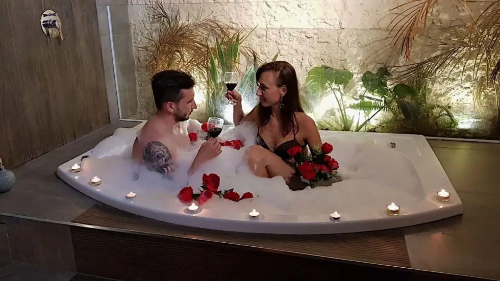 מלה מיה - Mala Mia - חדר לפי שעה בבת ים
