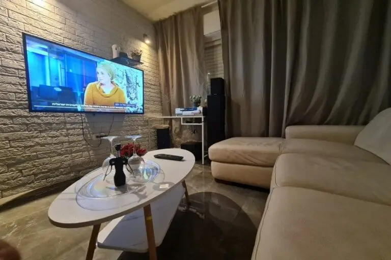 רום סרוויס Room Service · תמונה 2