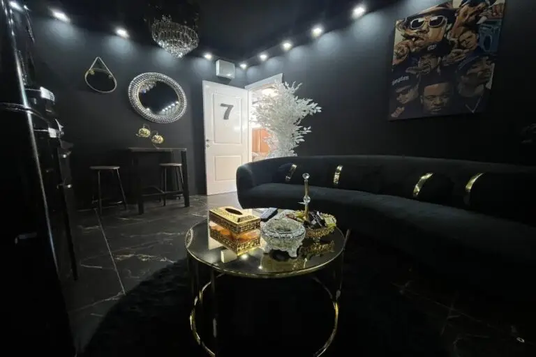 GOLD & BLACK · תמונה 3