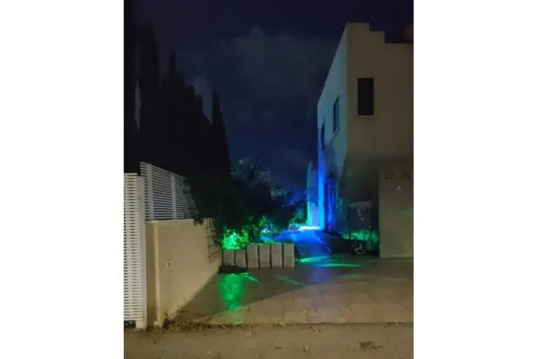 החדר הלבן · תמונה 4