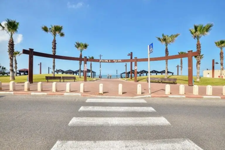 White Suite · תמונה 2