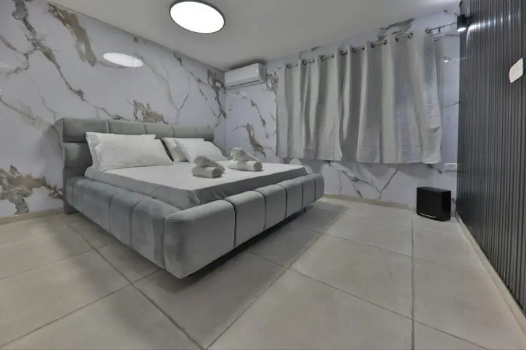 Hot Room · תמונה 4